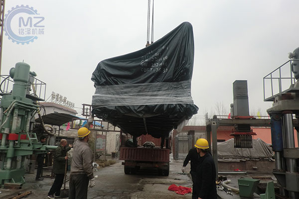 600噸火車輪軸壓裝機發(fā)貨現場