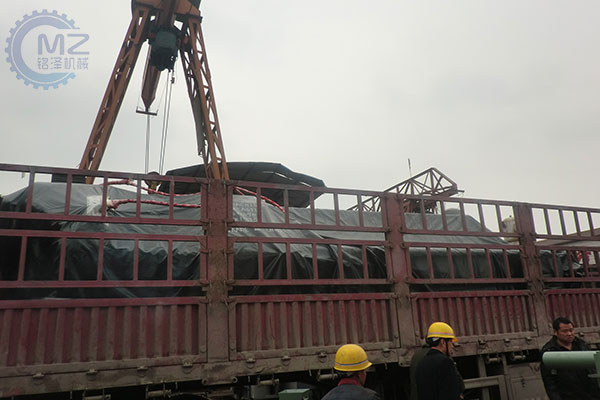 600噸火車輪軸壓裝機發(fā)貨現場